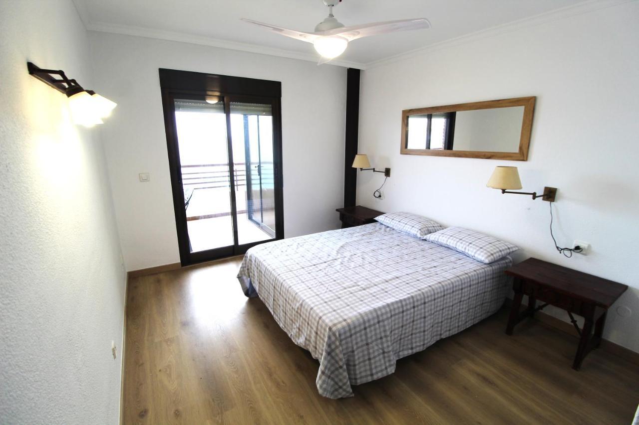 Very Lightful Apartment. Incredible Sea Views. Big Terrace, Swimming Pool. Ac. Very Close To Alicante City Center. 外观 照片