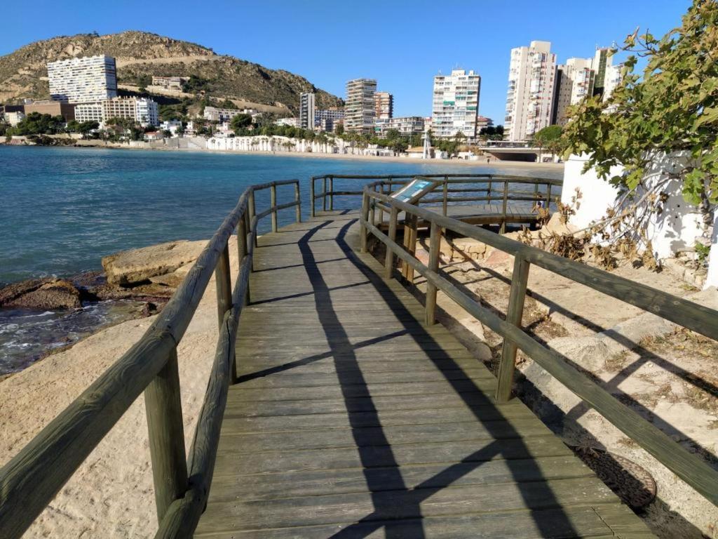 Very Lightful Apartment. Incredible Sea Views. Big Terrace, Swimming Pool. Ac. Very Close To Alicante City Center. 外观 照片